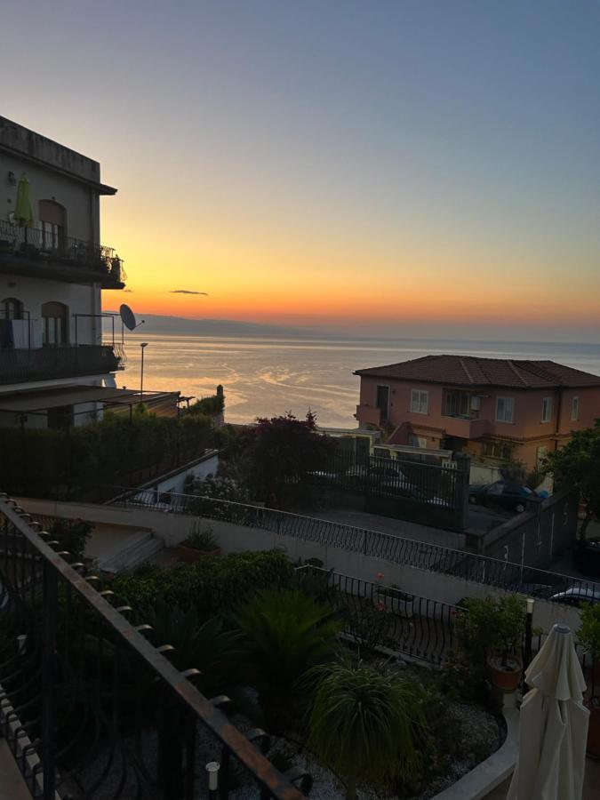 Suite Apartment Taormina Buitenkant foto