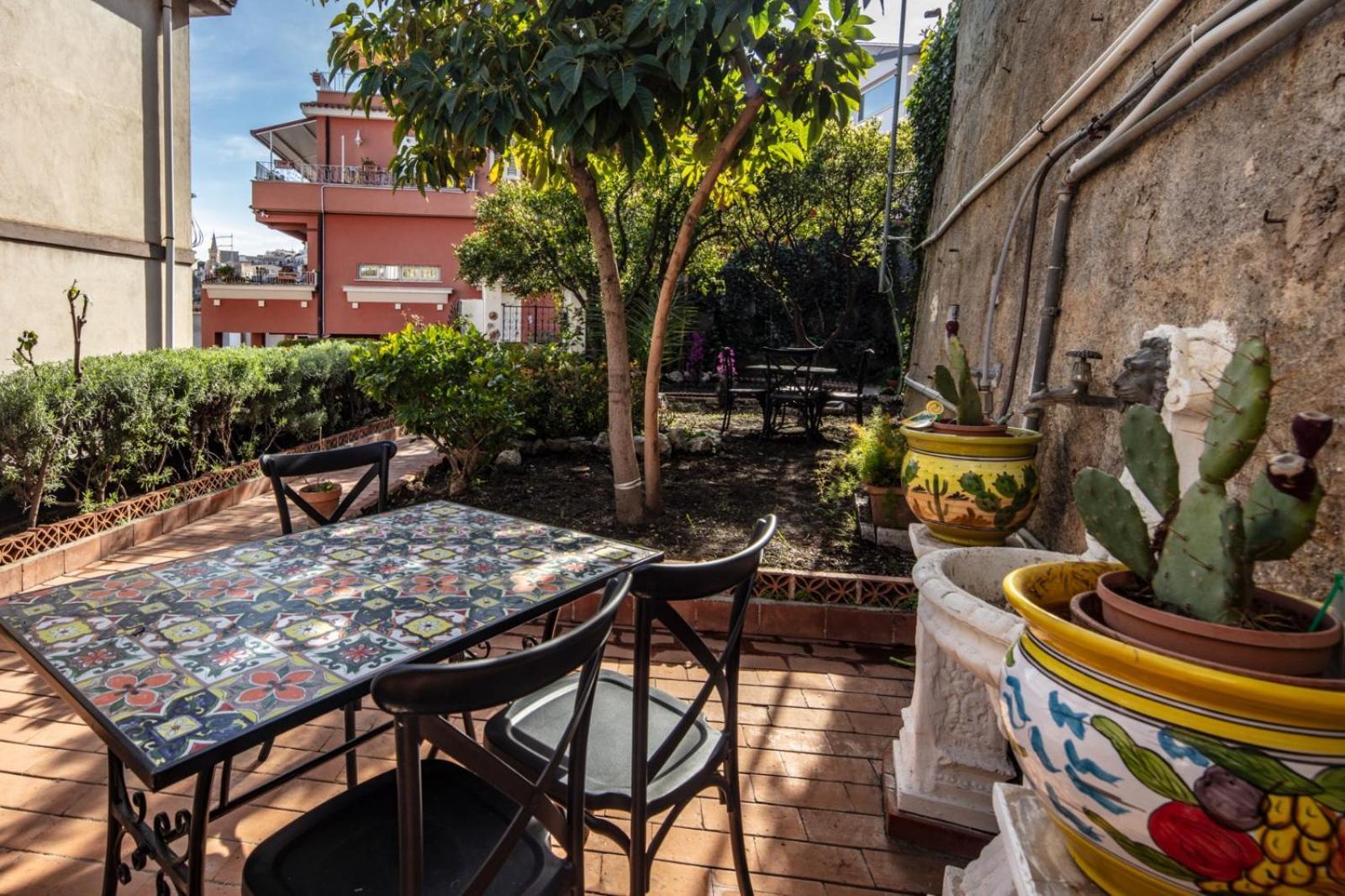 Suite Apartment Taormina Buitenkant foto